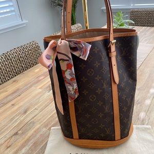 Louis Vuitton Bucket GM